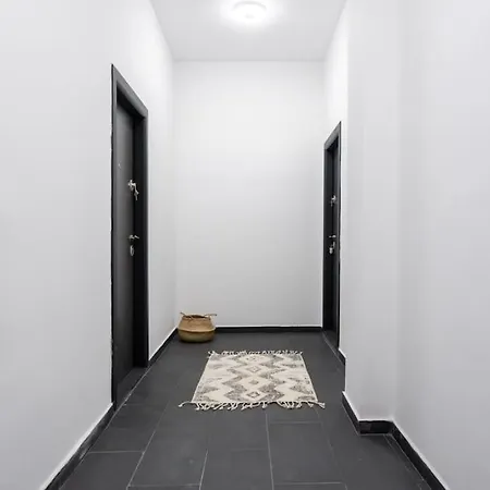 Elite One Bedroom Old Town