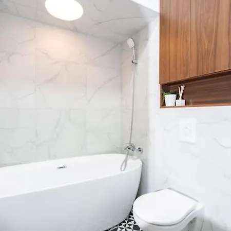 Апартаменти Elite One Bedroom Old Town