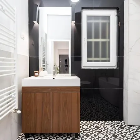 Elite One Bedroom Old Town Bucharest