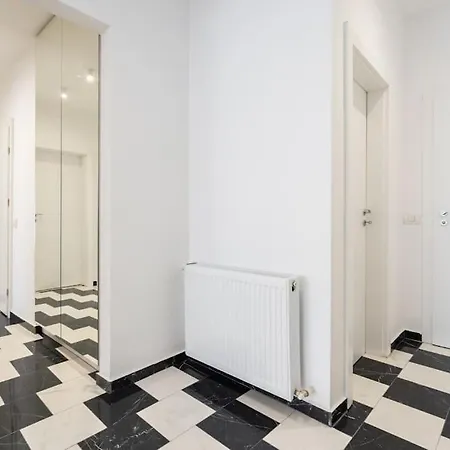 Elite One Bedroom Old Town
